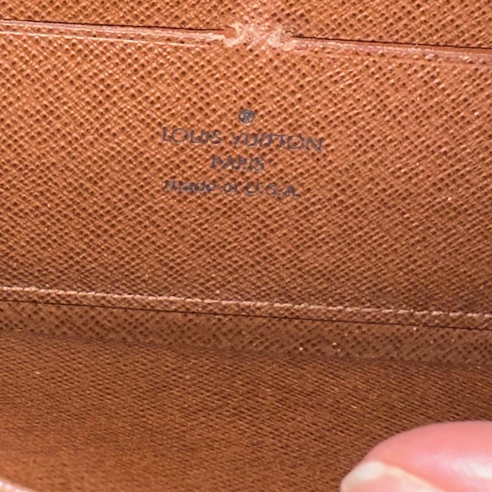LOUIS VUITTON - Picture 3 of 3